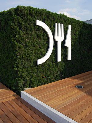 作為線下超級(jí)入口，店面廣告牌重大性凸顯27