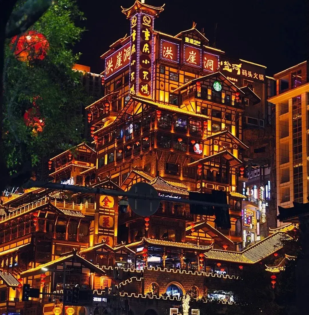 走訪長(zhǎng)沙、重慶等地后，我總結(jié)出一套做燈箱廣告牌“吸金術(shù)”8